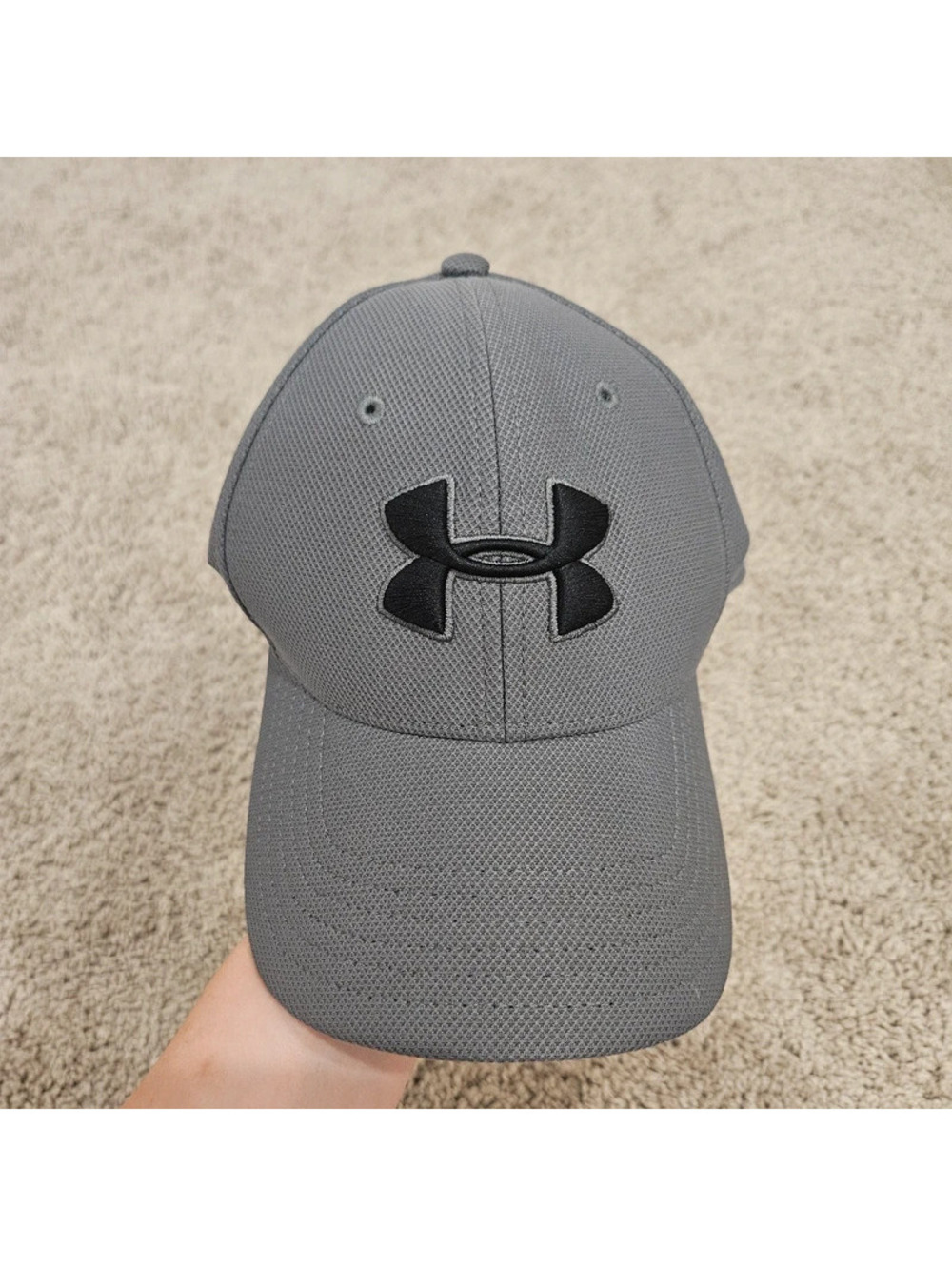 Under Armour Gray Black Logo Flex Fitted Baseball Cap Hat L/XL Mesh Athletic